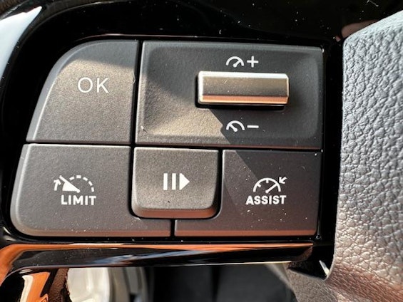 Vehicle image 15 Vehicle image 15