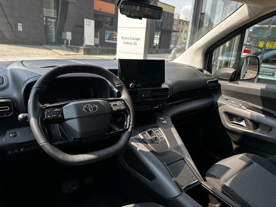 Vehicle image 11 Vehicle image 11