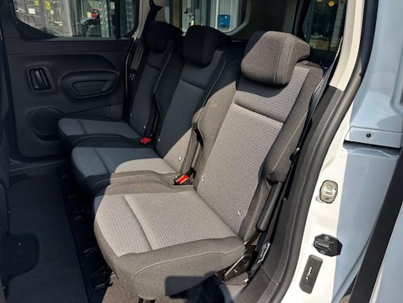 Vehicle image 10 Vehicle image 10