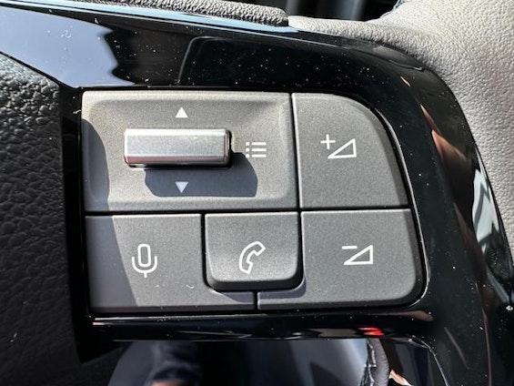 Vehicle image 14 Vehicle image 14