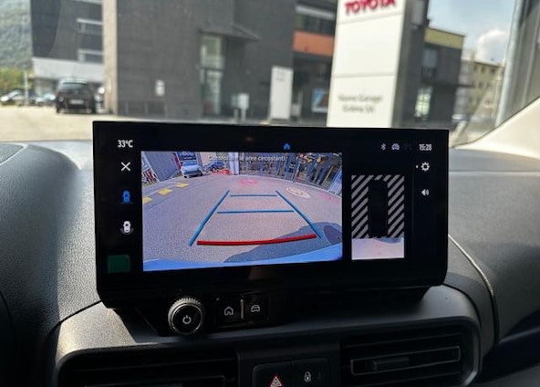 Vehicle image 16 Vehicle image 16