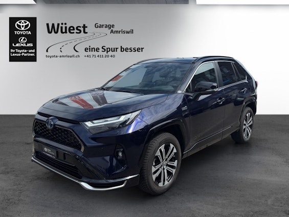 First vehicle image