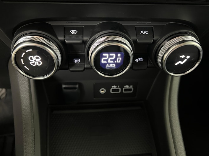 Vehicle image MITSUBISHI ASX