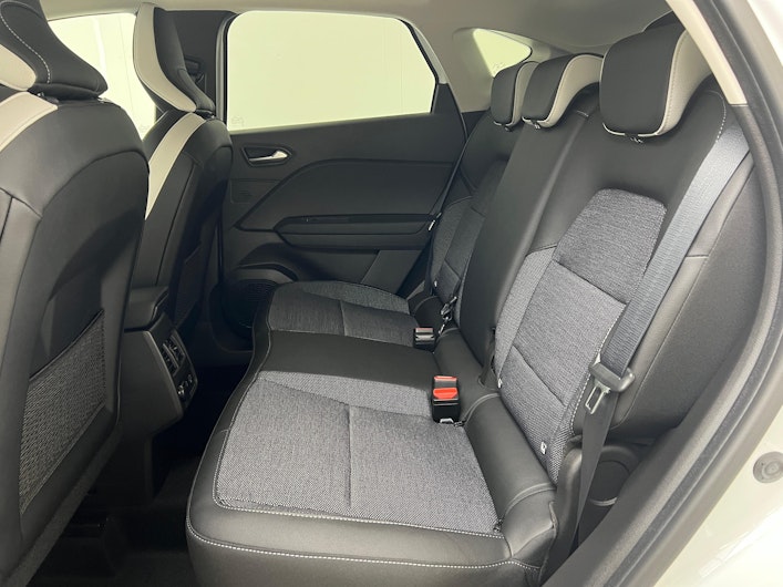 Vehicle image MITSUBISHI ASX