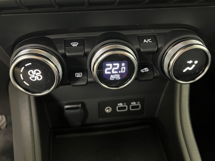 Vehicle image MITSUBISHI ASX