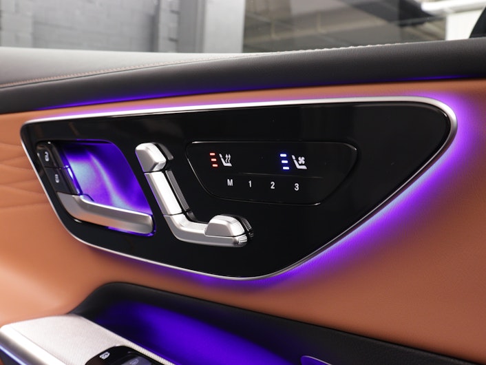 Vehicle image MERCEDES-BENZ GLC 220