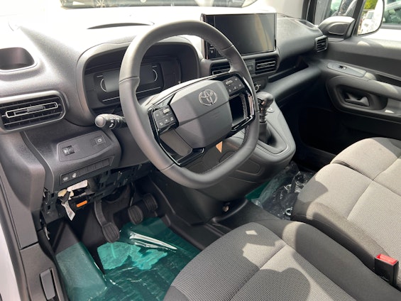 Vehicle image 9 Vehicle image 9