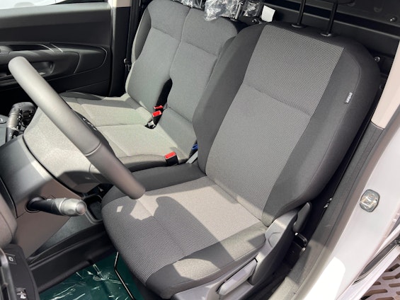 Vehicle image 11 Vehicle image 11