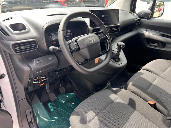 Vehicle image 7 Vehicle image 7