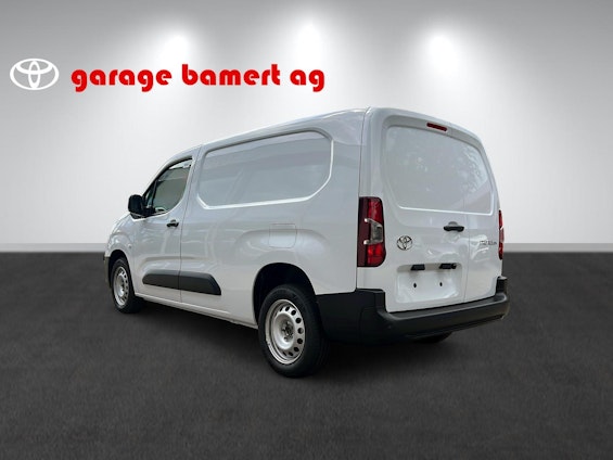 Vehicle image 3 Vehicle image 3