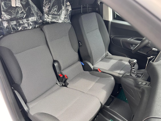 Vehicle image 12 Vehicle image 12