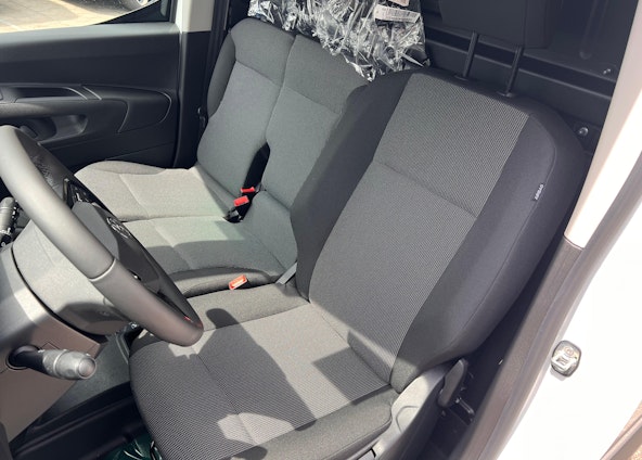 Vehicle image 9 Vehicle image 9