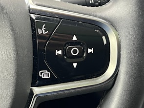 Vehicle image VOLVO XC90 2.0 B5 MH Plus Dark 5P. AWD / ab 3,99% Leasing bei Abschluss einer Protect Autoversicherung