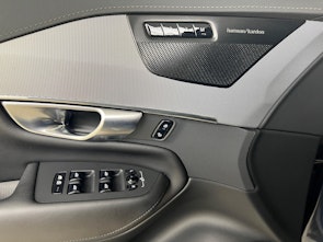 Vehicle image VOLVO XC90 2.0 B5 MH Plus Dark 5P. AWD / ab 3,99% Leasing bei Abschluss einer Protect Autoversicherung