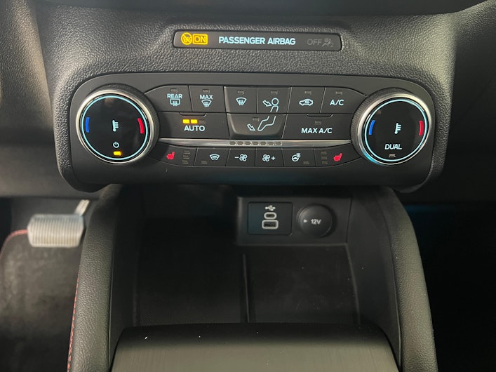 Vehicle image FORD KUGA