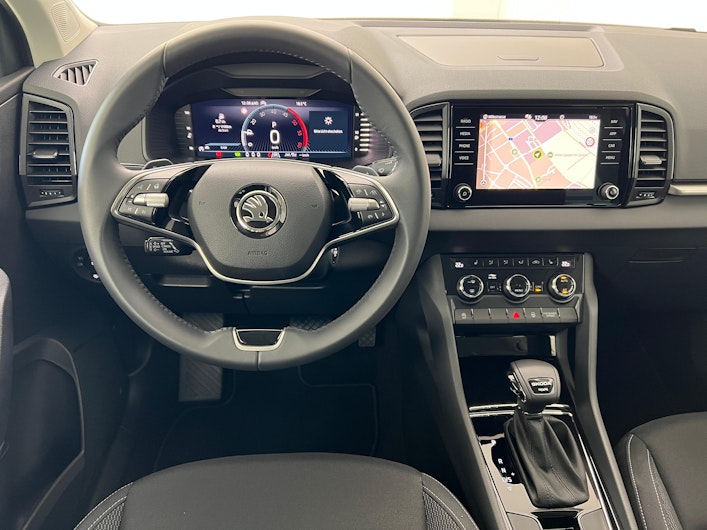 Vehicle image SKODA KAROQ