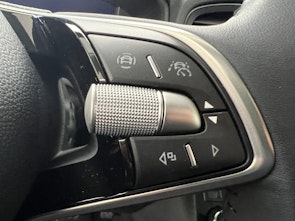 Vehicle image SKODA Karoq 2.0 TDI Selection 4x4 DSG