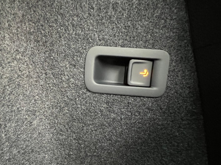 Vehicle image SKODA KAROQ