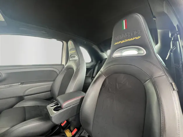 Fiat 595 C Abarth 1.4 T-Jet 165 Scorpione Oro