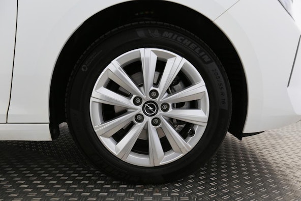 Vehicle image 11 Vehicle image 11