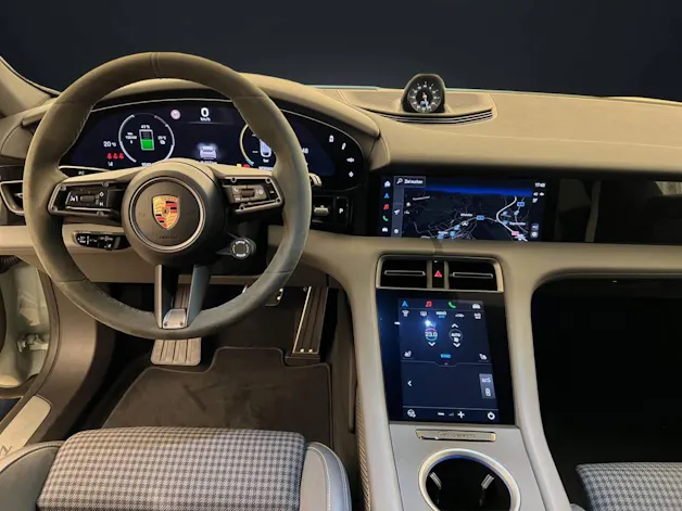 Porsche Taycan 4 Cross Turismo