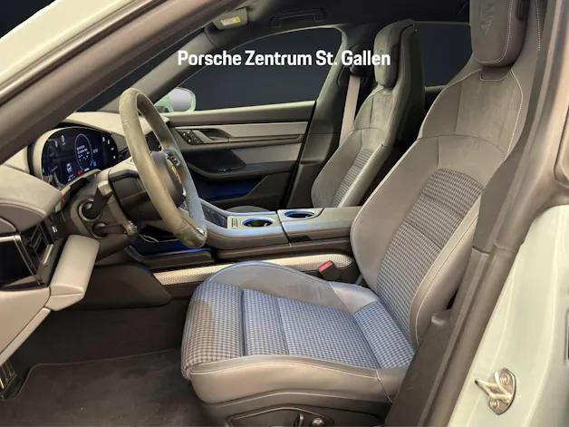 Porsche Taycan 4 Cross Turismo