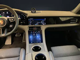 Porsche Taycan 4 Cross Turismo