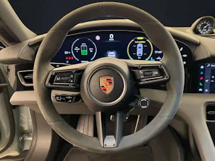 Porsche Taycan 4 Cross Turismo