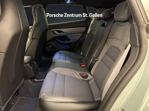 Porsche Taycan 4 Cross Turismo