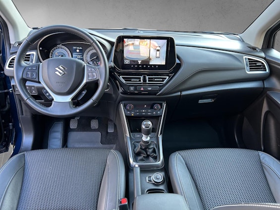 Vehicle image 14