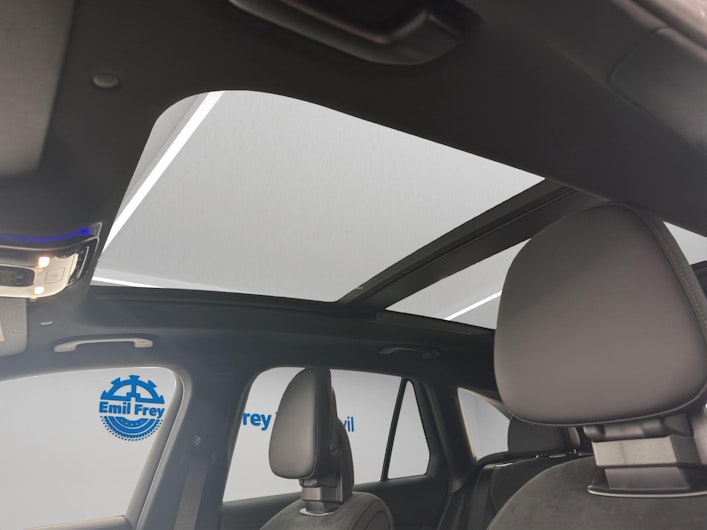 Vehicle image MERCEDES-BENZ GLC 220