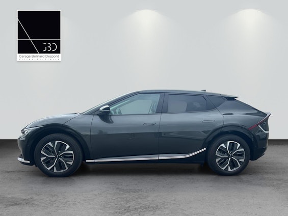 Vehicle image 4 Vehicle image 4