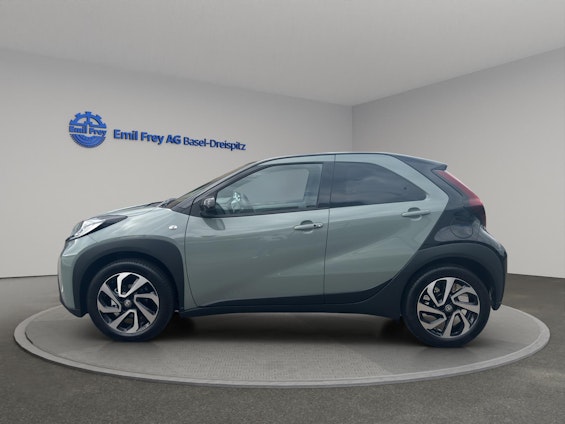 Vehicle image 2 Vehicle image 2