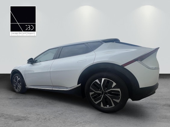 Vehicle image 4 Vehicle image 4