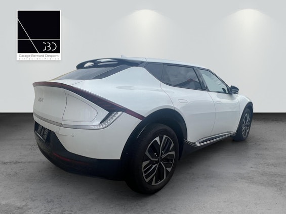 Vehicle image 9 Vehicle image 9