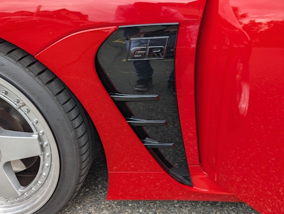 Vehicle image 14