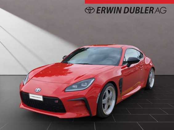 First vehicle image