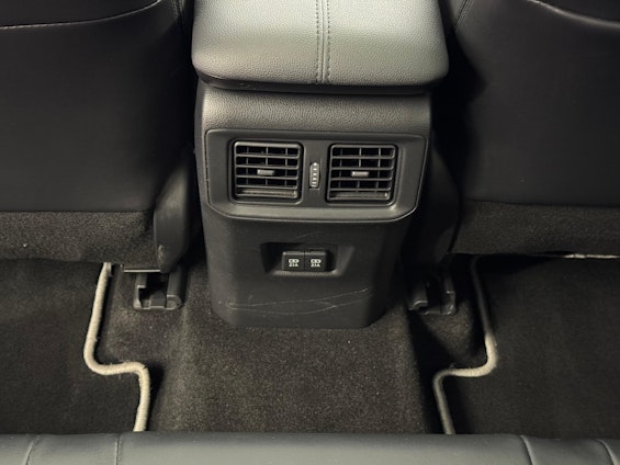 Vehicle image 15 Vehicle image 15