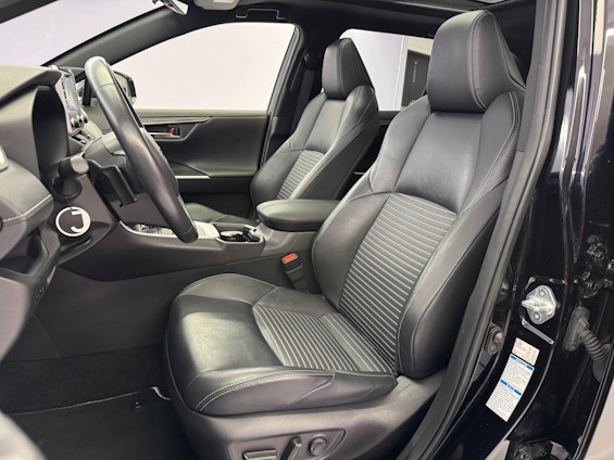 Vehicle image 26 Vehicle image 26