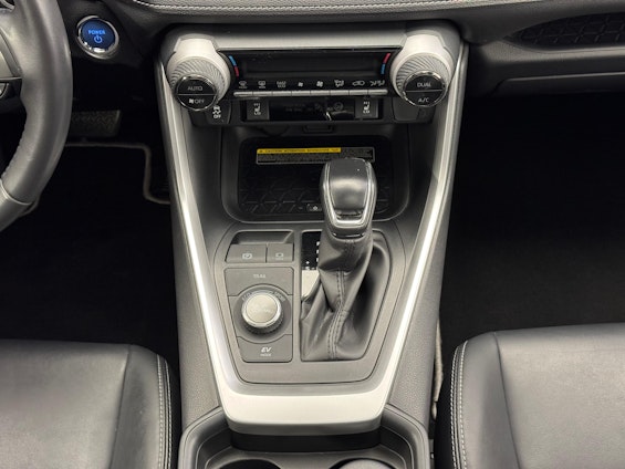 Vehicle image 13 Vehicle image 13