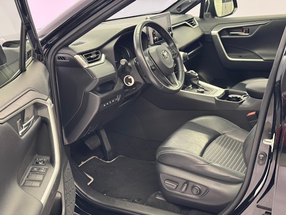 Vehicle image 6 Vehicle image 6