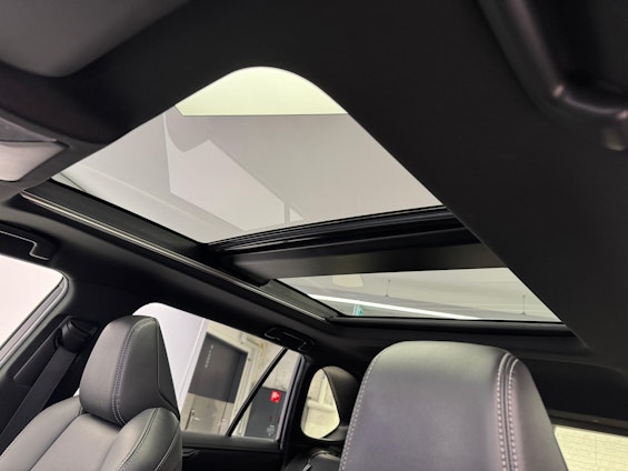 Vehicle image 34 Vehicle image 34