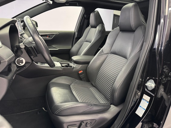 Vehicle image 8 Vehicle image 8