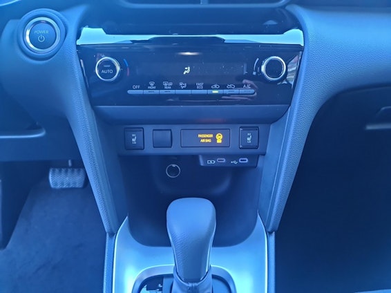 Vehicle image 24 Vehicle image 24