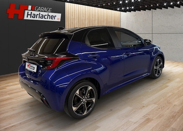 Vehicle image 4 Vehicle image 4