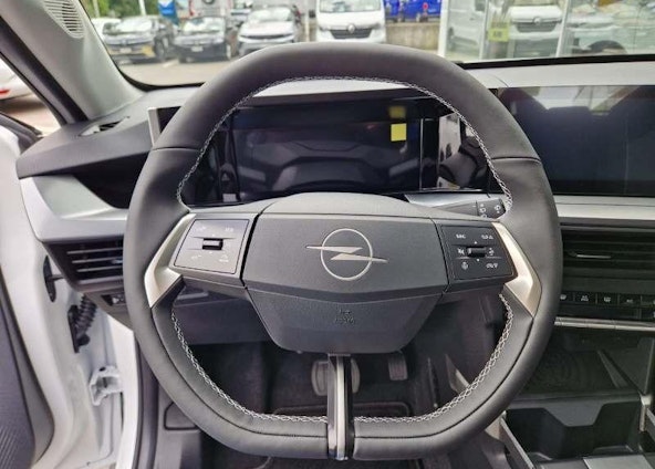 Vehicle image 7 Vehicle image 7