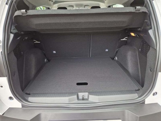 Vehicle image 12 Vehicle image 12