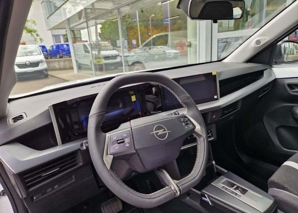 Vehicle image 5 Vehicle image 5