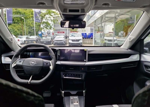 Vehicle image 6 Vehicle image 6