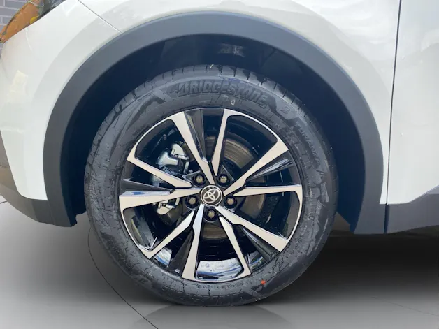 Toyota C-HR 2.0 PHEV Swiss Edition inkl. Winterkompletträder!